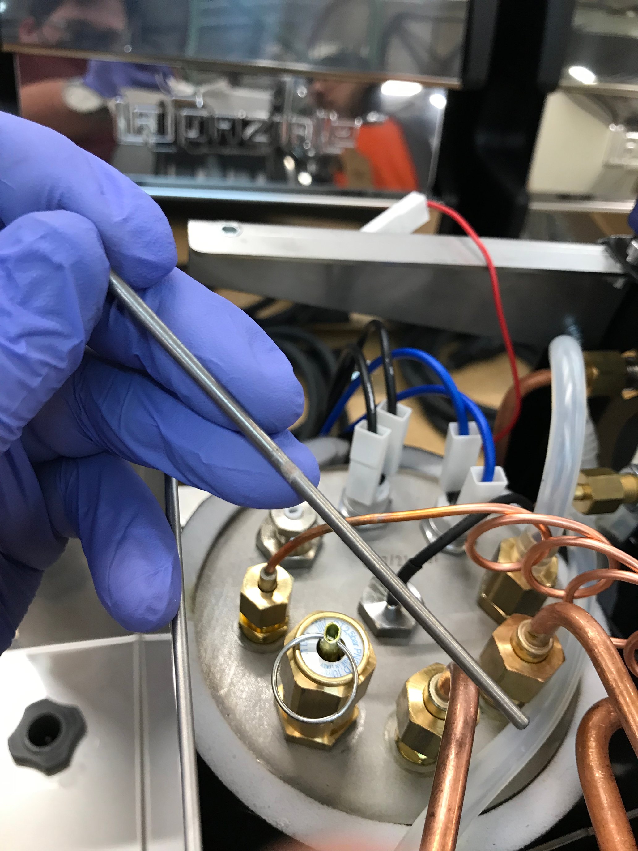ECM Synchronika Cleaning the Fill Probe