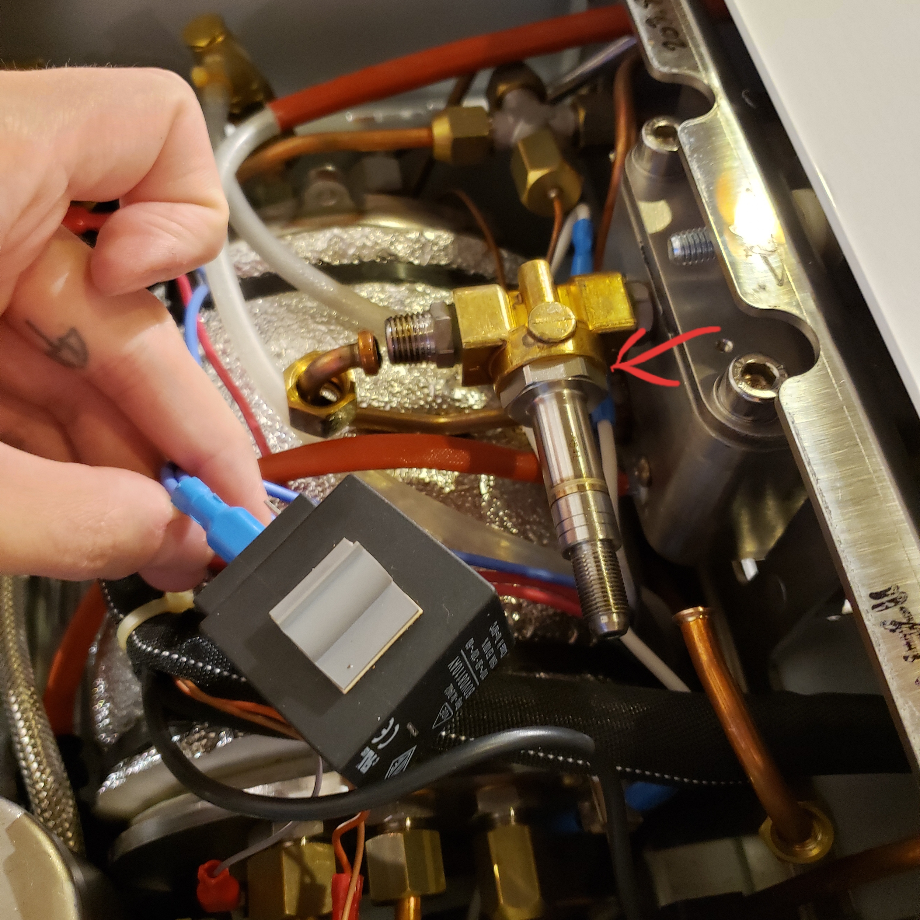 La Marzocco Linea Mini ソレノイドバルブ La Marzocco Linea Mini: Cleaning Group Head Gicleur