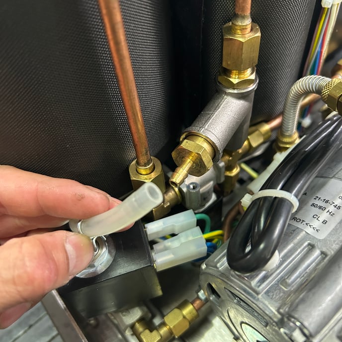 Bezzera_Duo_expansion_valve_14