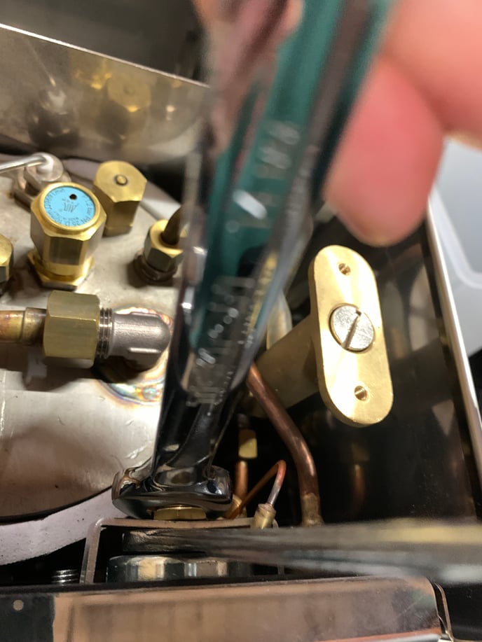 ECM-Mechanika-Pump-Gauge-Wrench-Placement