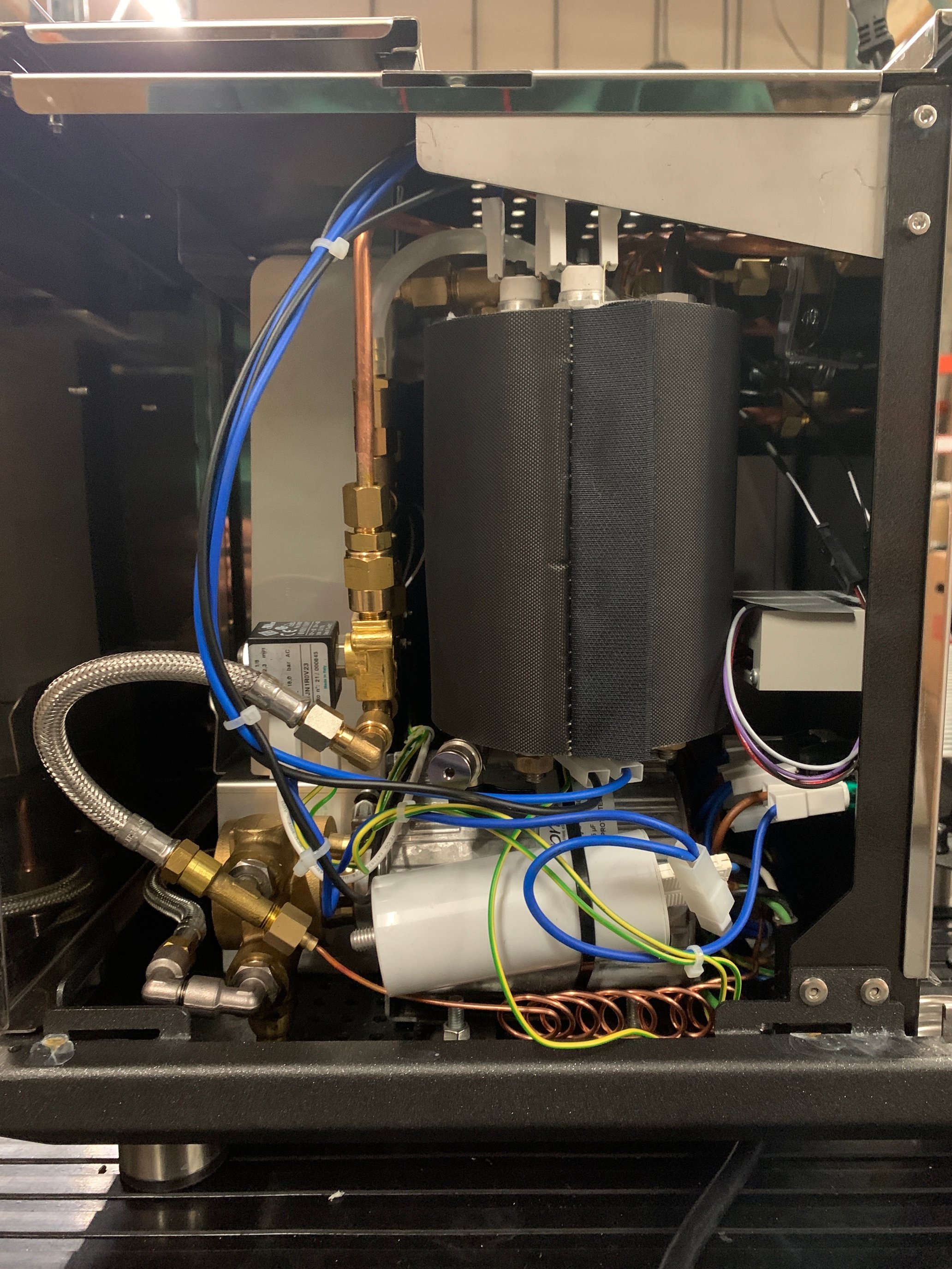 ECM Synchronika Motor Removal
