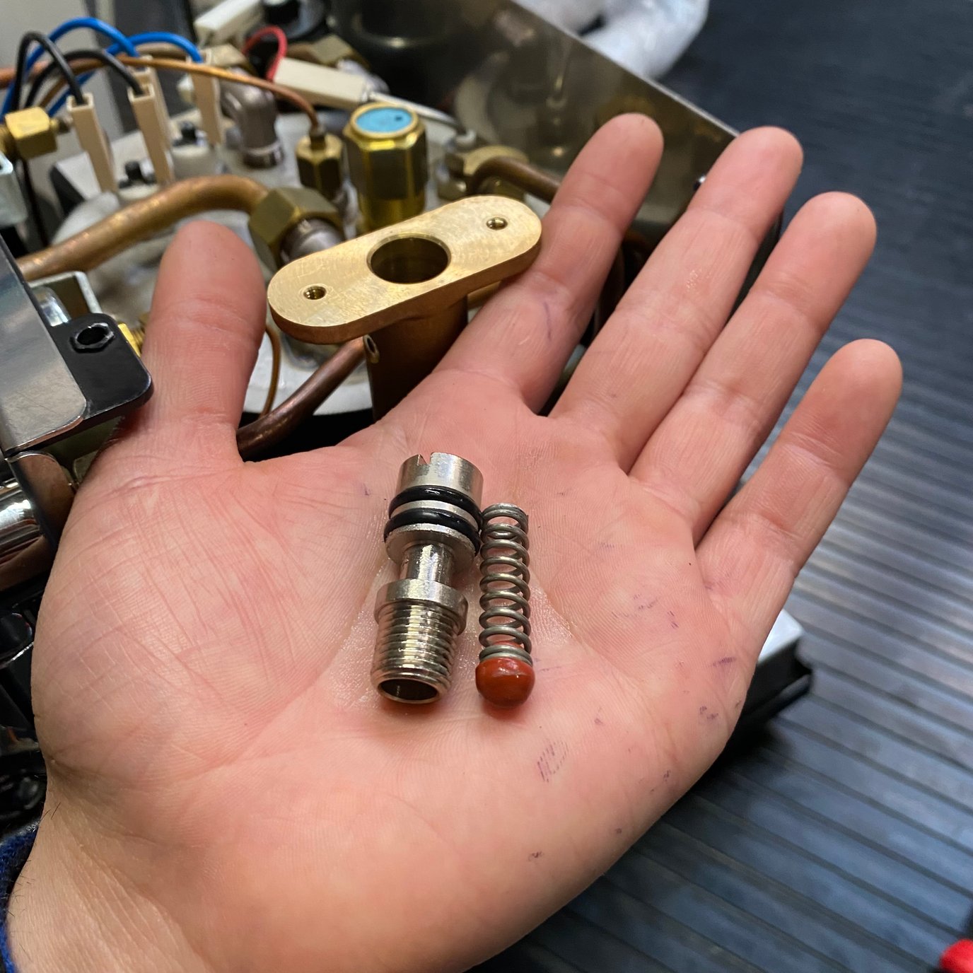 ECM Mechanika V Slim Replacing Expansion Valve Seat