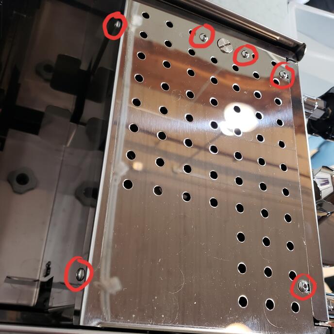 ECM_Mechanika_top_panel_screws