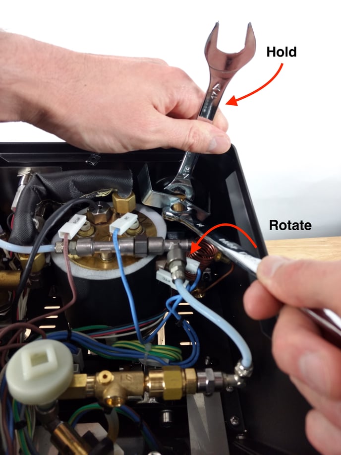 tempo_03_gauge_bracket_remove