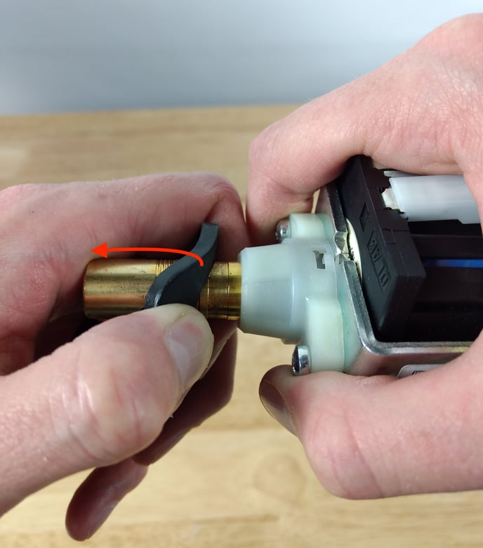 tempo_pump_outlet_mount_remove
