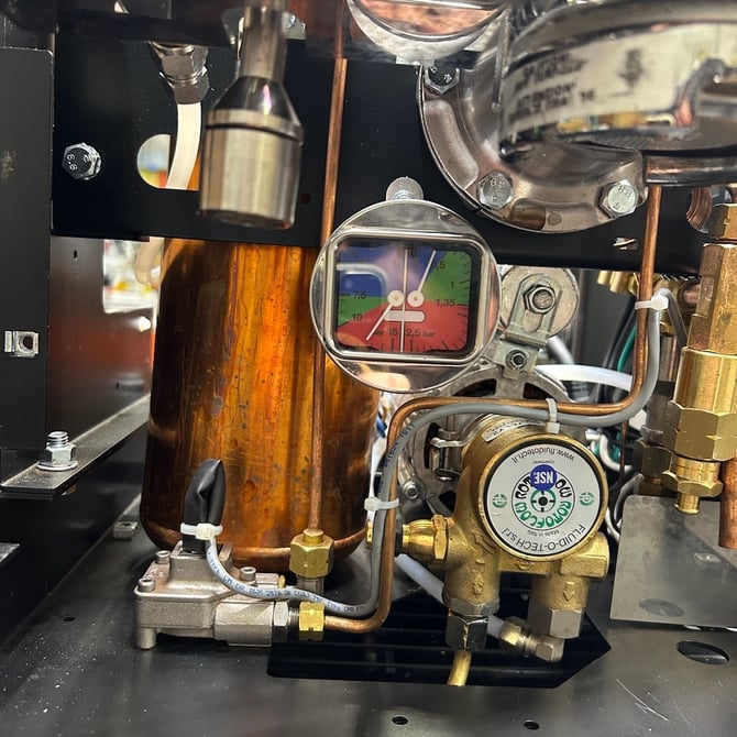 Lucca_A53_misaligned_pressure_gauge_05