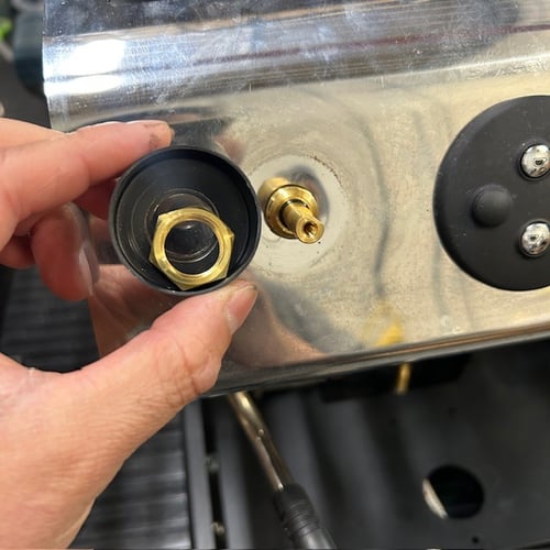 Lucca_A53_upper_panel_removal_002