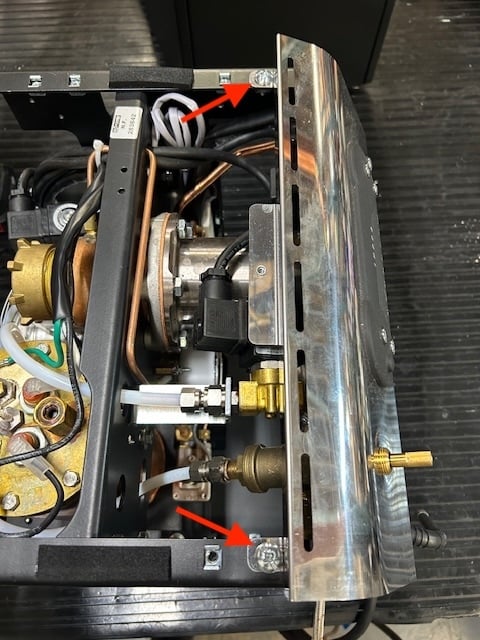 Lucca_A53_upper_panel_removal_003