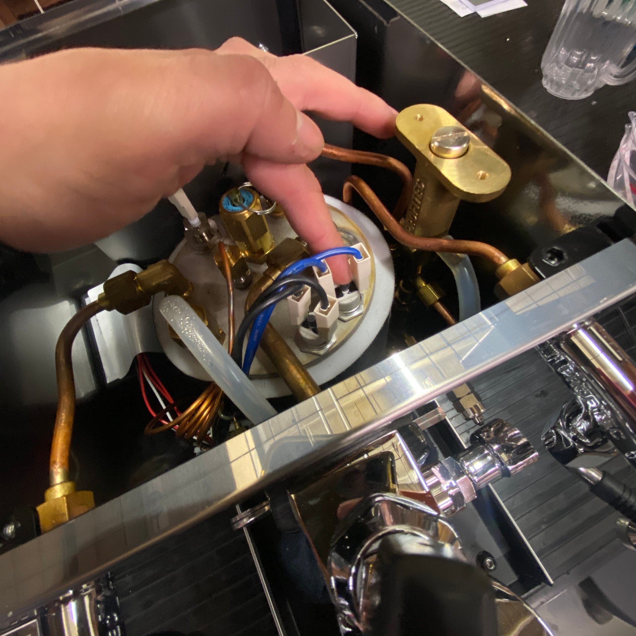 Profitec Pro 400 Resetting the Safety Switches