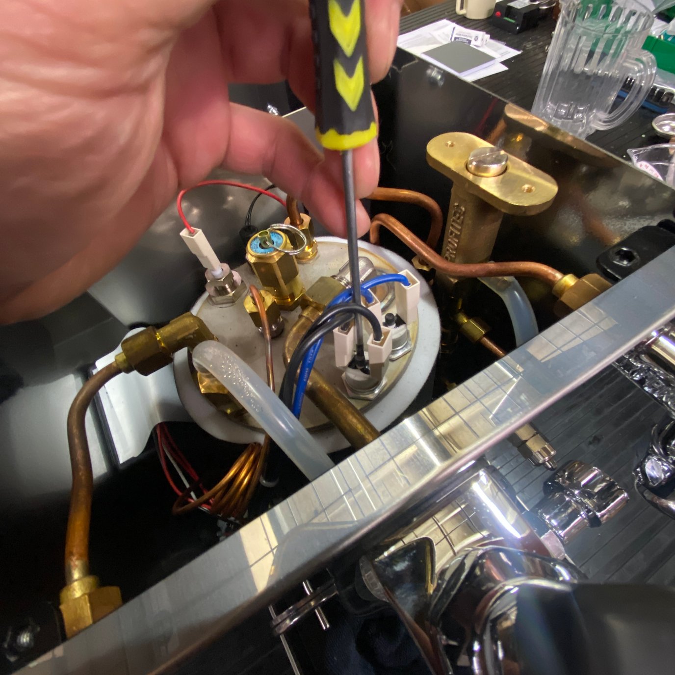 Profitec Pro 400 Resetting the Safety Switches