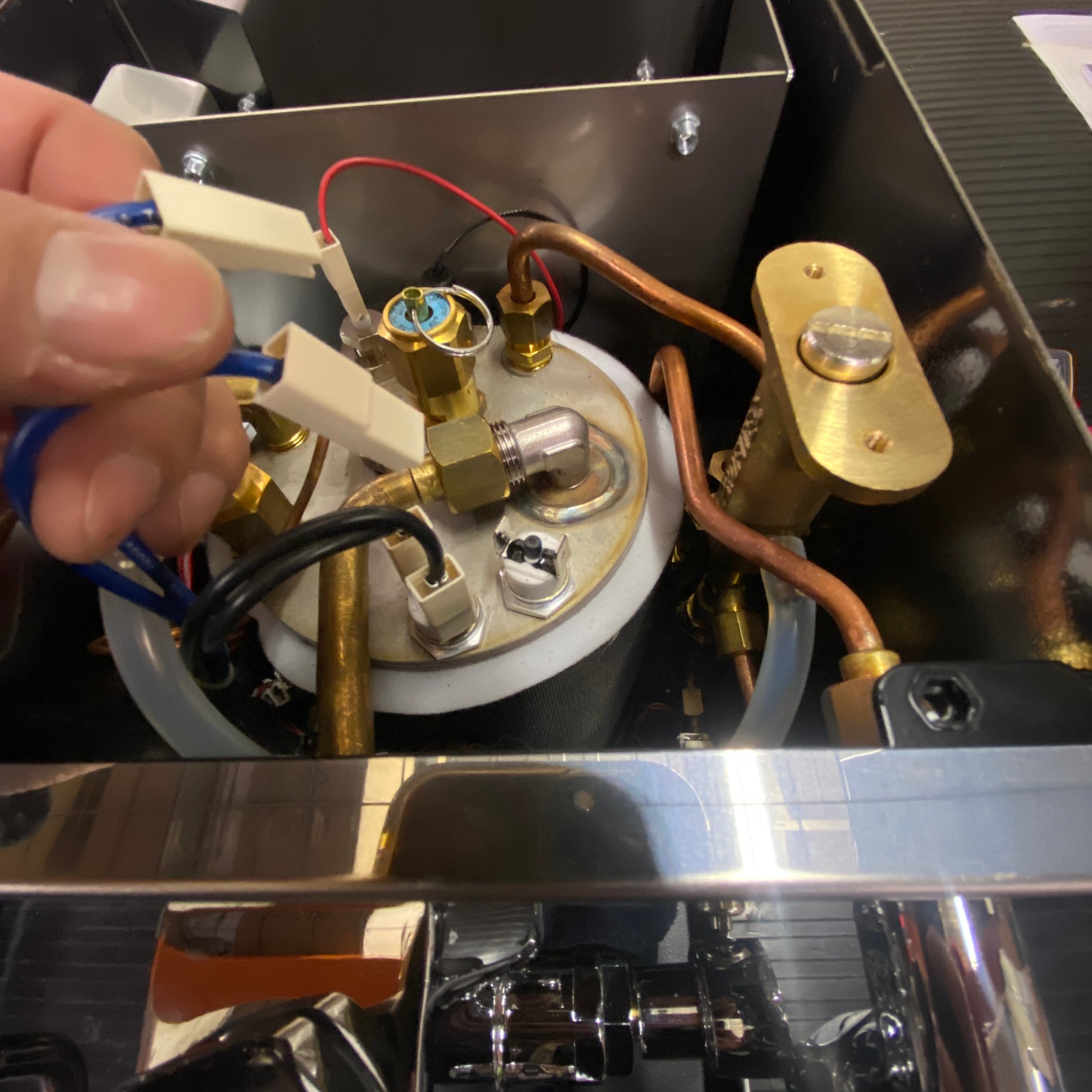 Profitec Pro 400 Resetting the Safety Switches