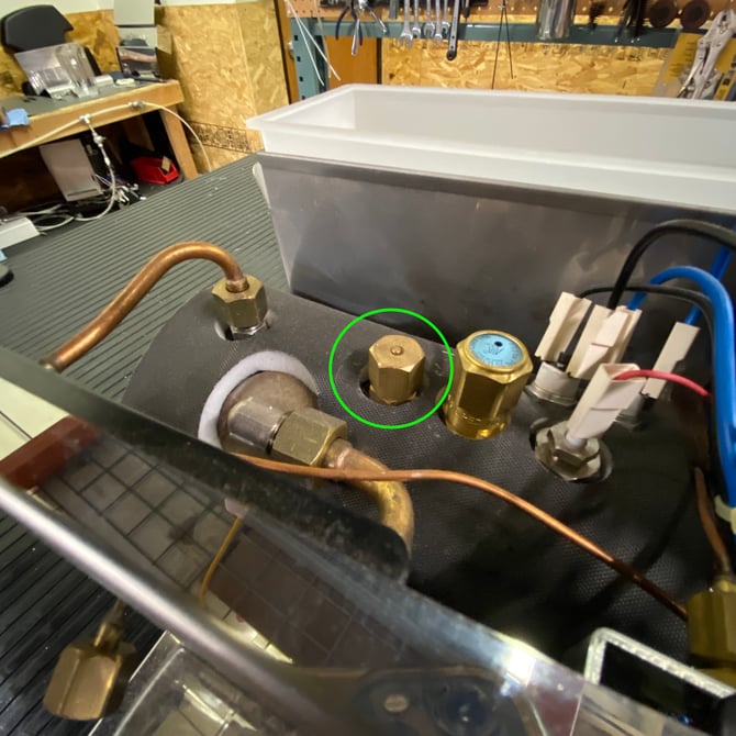 Pro500_vacuum_breaker_service_01