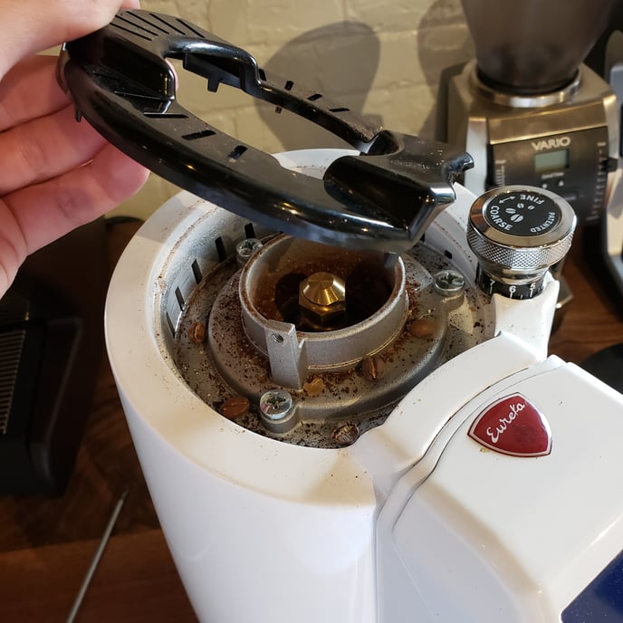 ZenithOlympusBurrCleaning2Eureka Zenith 65 and Olympus 75 Burr Chamber and Chute Cleaning