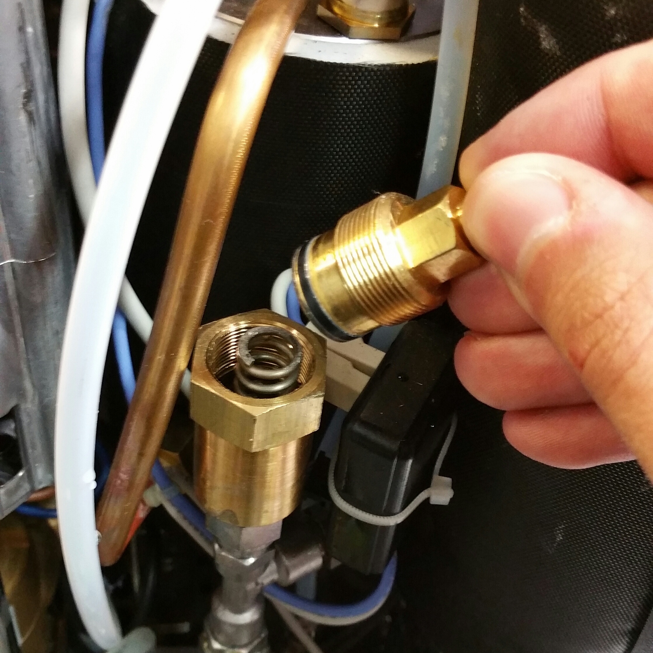 LUCCA M58: Cleaning and Replacing the Expansion Valve Seat